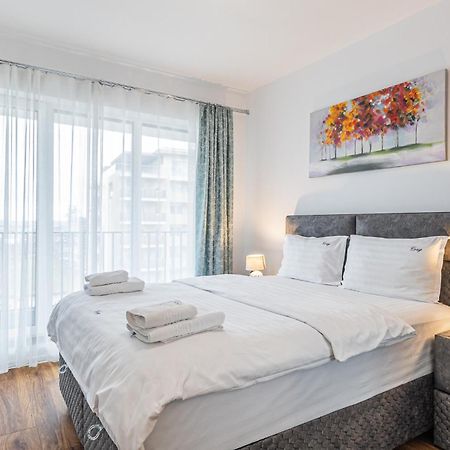 Coresi Mall Exclusive #Collection Apartments & Studios Brasov Bagian luar foto