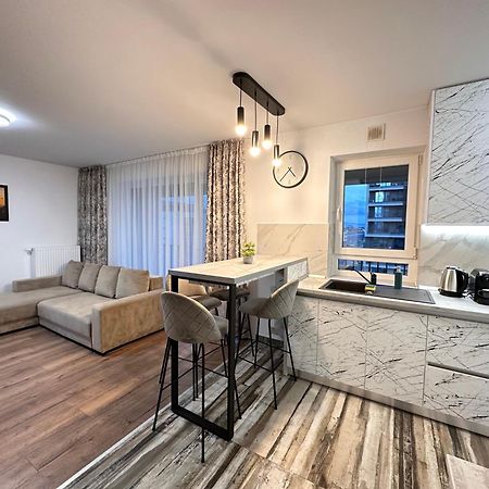 Coresi Mall Exclusive #Collection Apartments & Studios Brasov Bagian luar foto