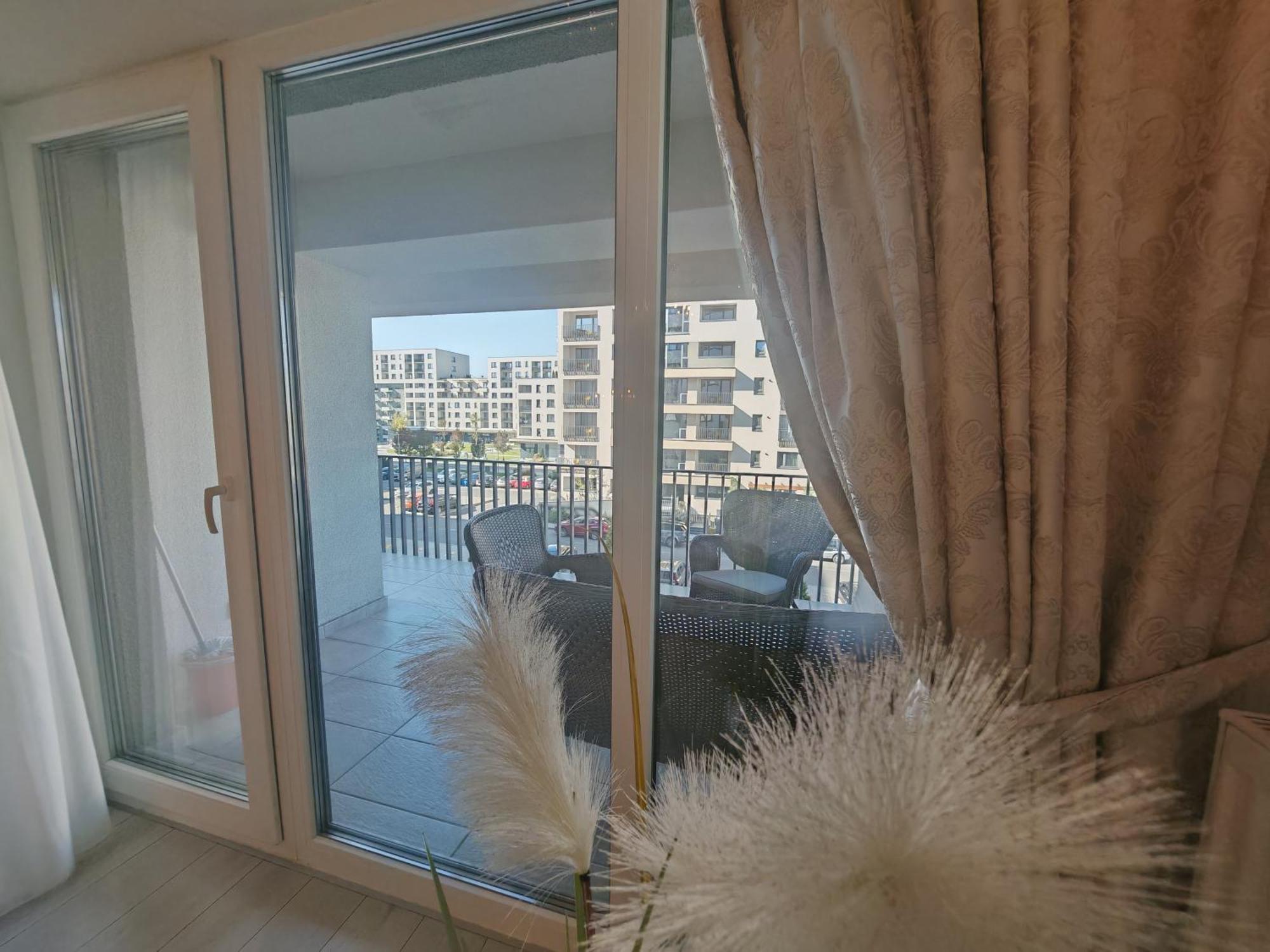 Coresi Mall Exclusive #Collection Apartments & Studios Brasov Bagian luar foto