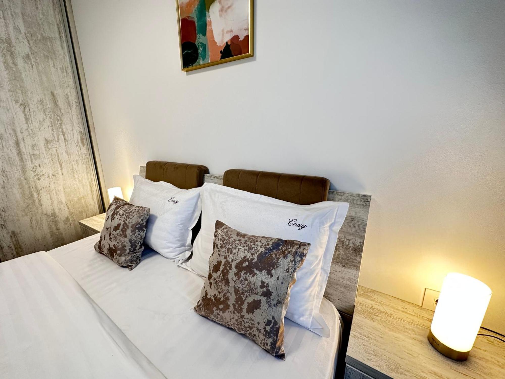Coresi Mall Exclusive #Collection Apartments & Studios Brasov Bagian luar foto